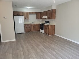 Building Photo - 2540 E Constance Ct