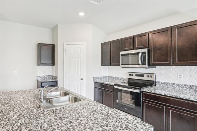 Building Photo - 9701 Kensley Rose Dr