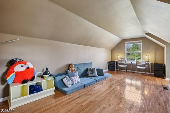 Building Photo - 12 Hansom Rd