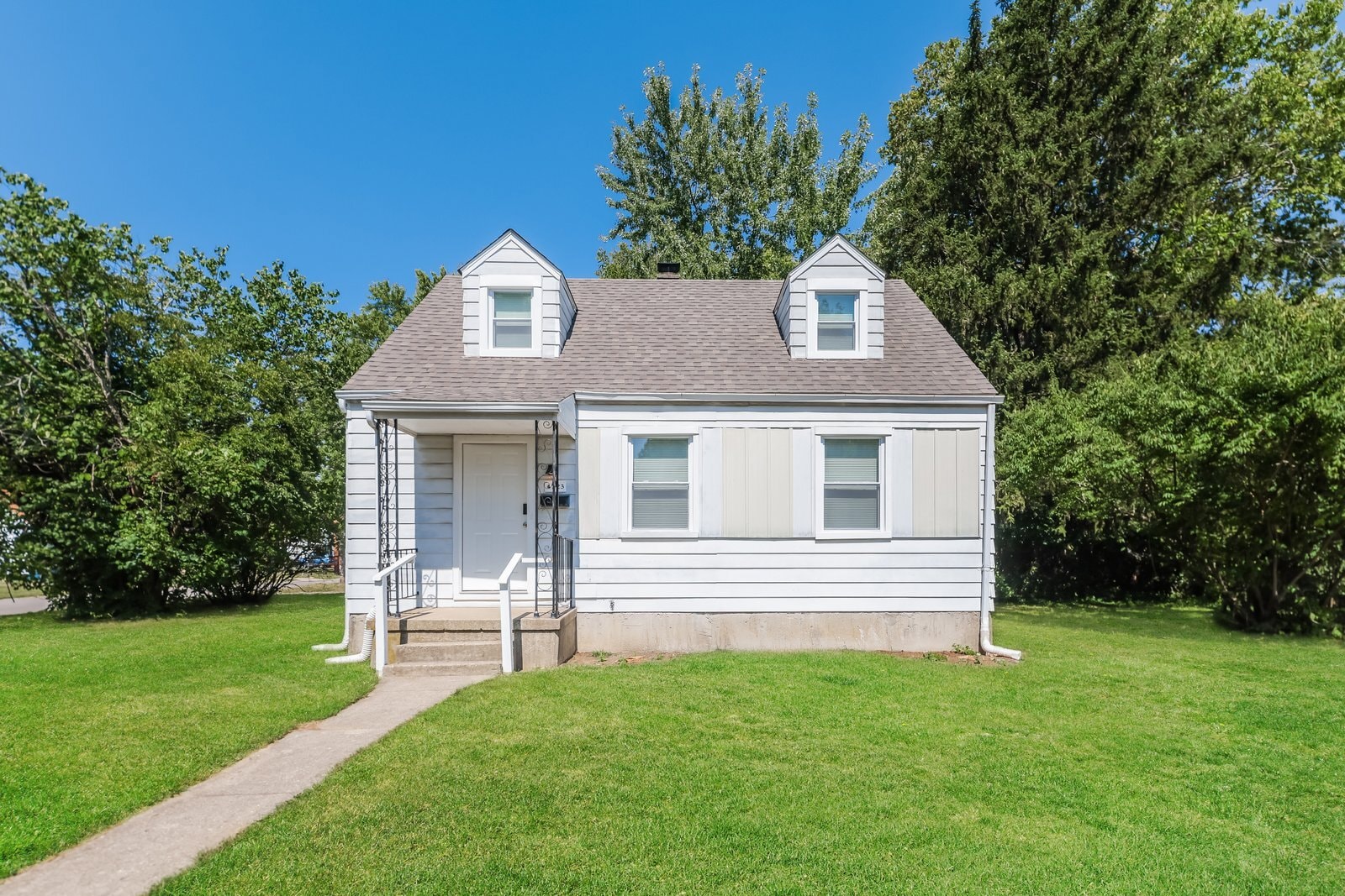 Building Photo - 4723 Genesee Ave