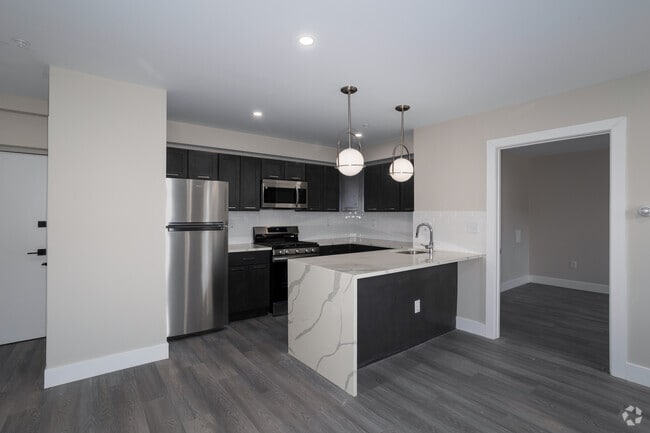 Interior Photo - Borbeck Court