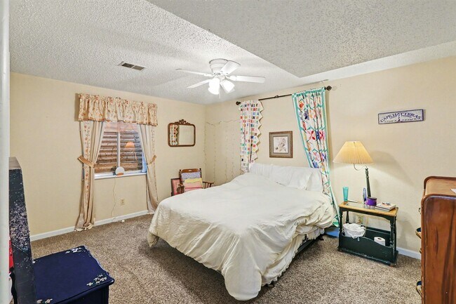 Building Photo - 2320 43rd Avenue Ct