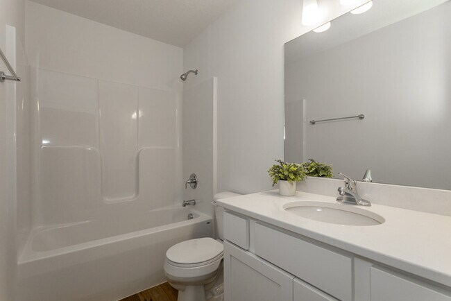 Building Photo - 3105 Bracken Pl