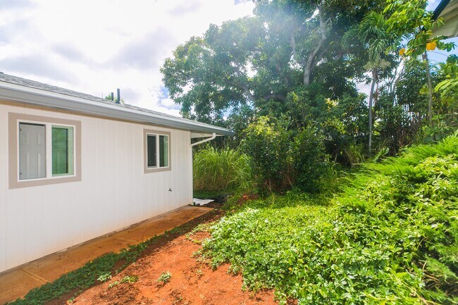 Building Photo - Newly built 2 bedroom 2 full bath full size kitchen + living area detached SFH Aiea Heights