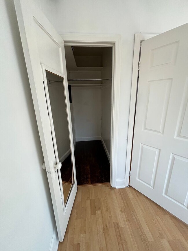 Building Photo - Charming 2+1 house for rent with small yar...