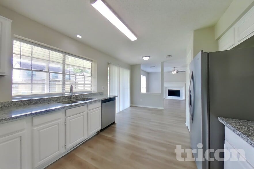 Building Photo - 3115 Granite Lake Dr