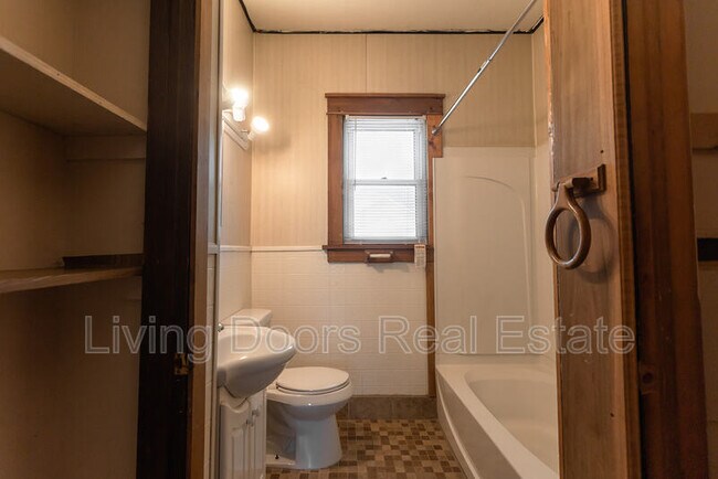 Building Photo - 1529 N 24th St