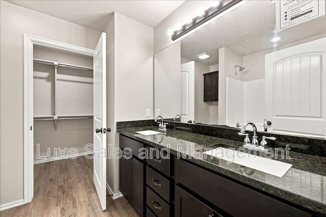 Building Photo - 404 Chalk Hill Ct