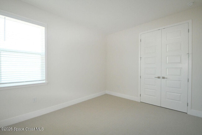 Building Photo - 657 Clearwater Ave