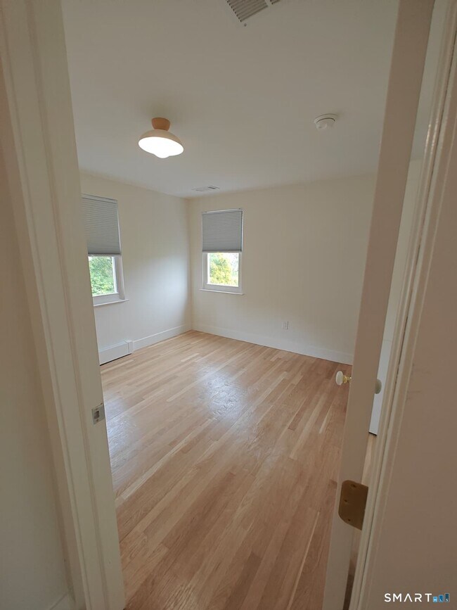 Building Photo - 241 Cricket Knoll