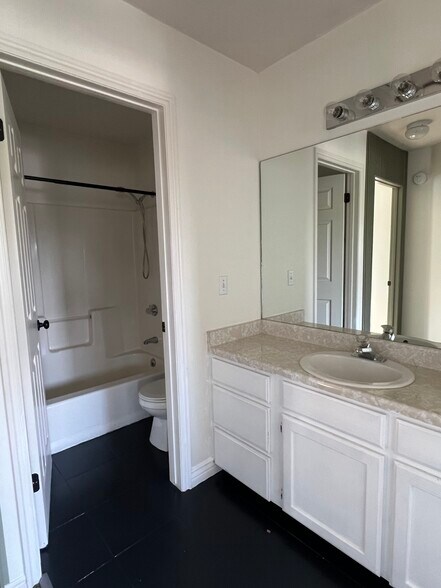 Building Photo - 4712 W Italian St