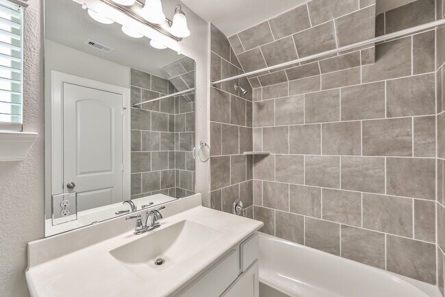 Building Photo - 10828 Brittmoore Oaks Pl