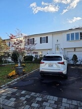 Building Photo - 127 E 12th St