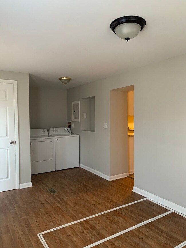 Building Photo - Single Family House located on Leitersburg Road in Smtihsburg MD