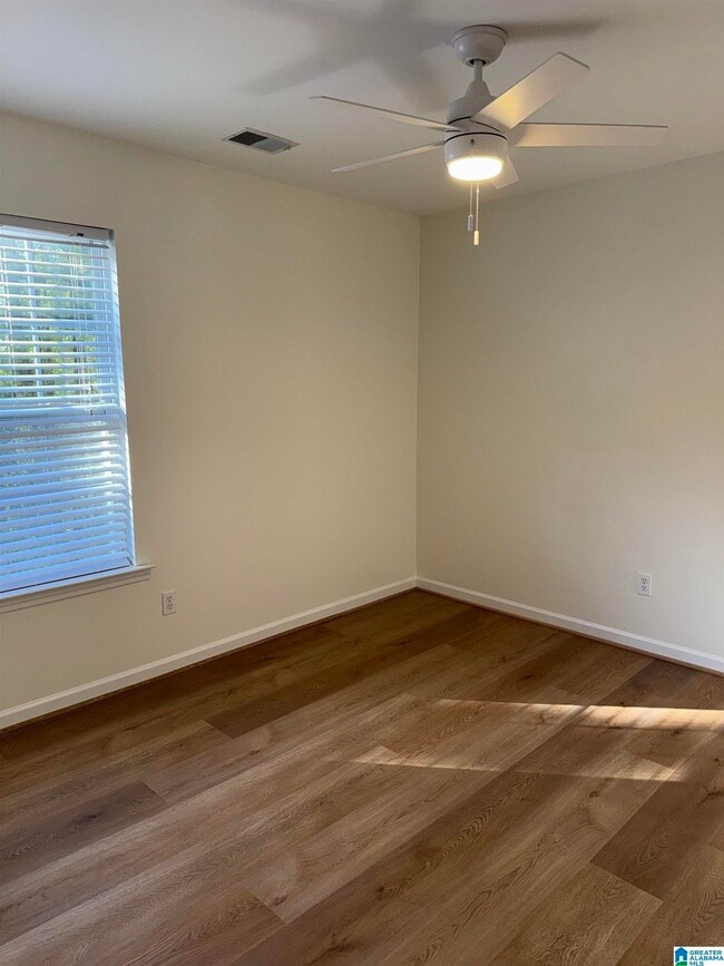 Building Photo - 521 Reach Dr