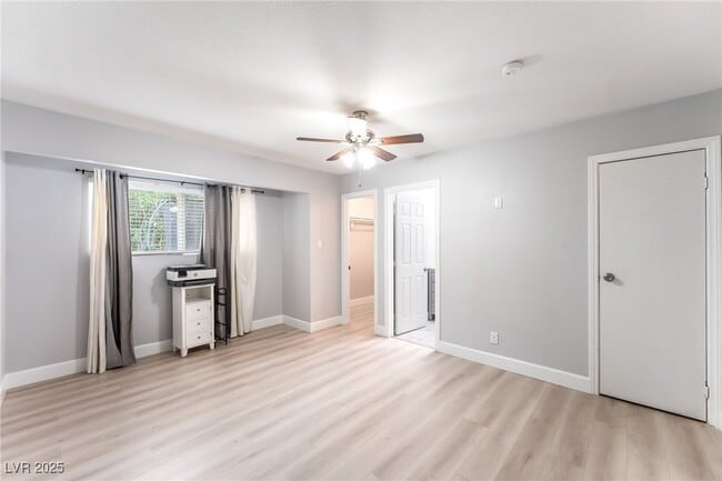 Building Photo - 2905 Kings Way