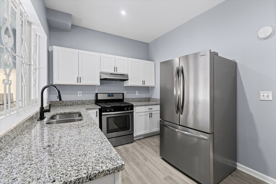 Building Photo - 3024 Auchentoroly Ter