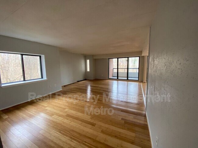 Building Photo - 5657 Harpers Farm Rd