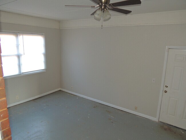 Building Photo - 4711 Beaufort Dr