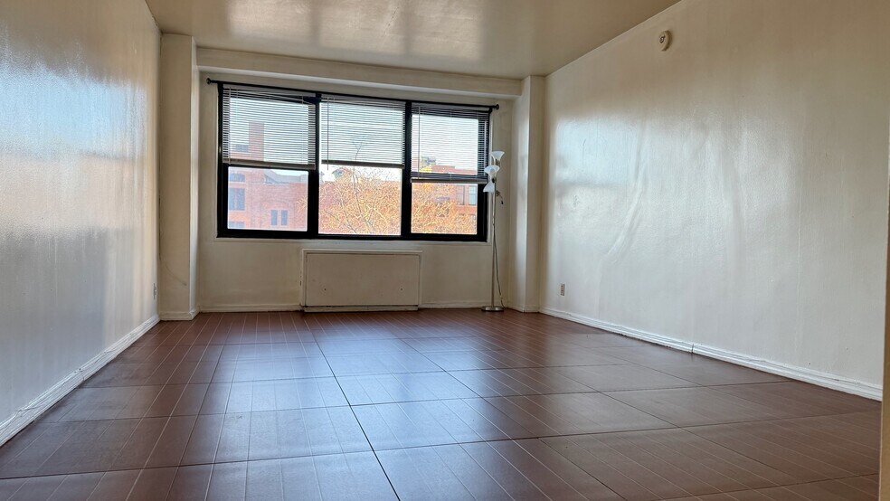 Building Photo - 225 Saint Pauls Ave