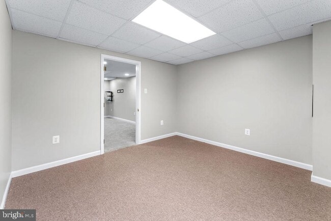 Building Photo - 5285 Stowe Ln