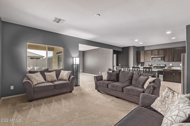 Building Photo - 43721 W Acacia Ave