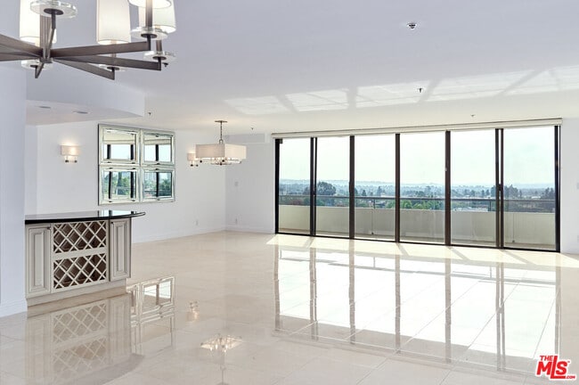 Building Photo - 10660 Wilshire Blvd