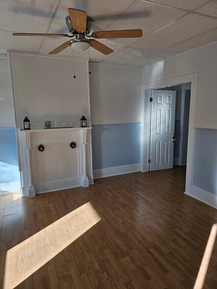 Living Room - 421 Tazewell Ave