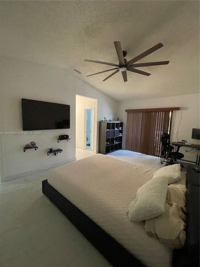 Building Photo - 1625 N 15th Terrace