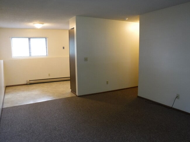 Building Photo - New carpet