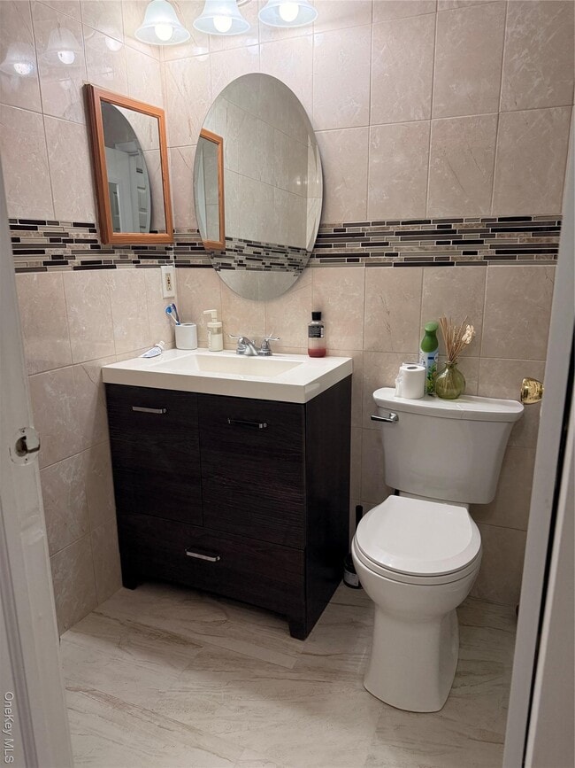 Building Photo - 31 Moore Ln