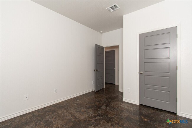 Building Photo - 319 Riptide Dr