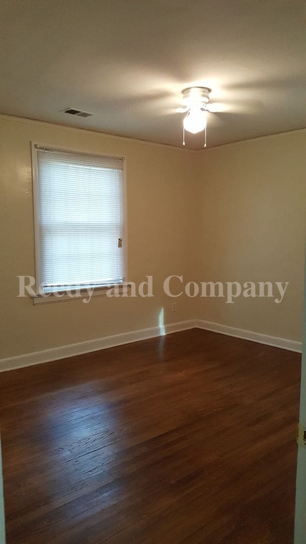 Building Photo - 1235 Dyer Pl