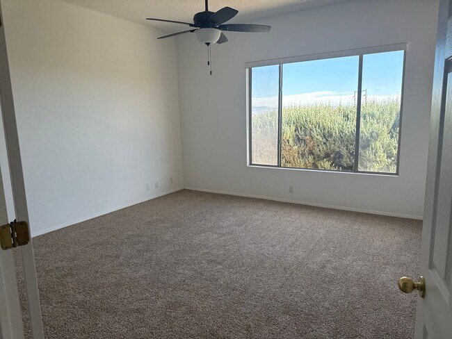 Building Photo - 2828 Monument Dr NW