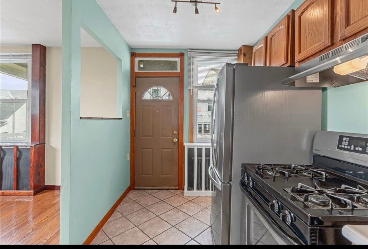 Building Photo - 1913 Saint Paul St