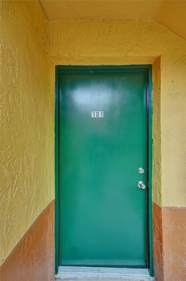 Building Photo - 10733 Cleary Blvd