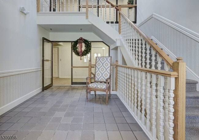 Building Photo - 17 Heritage Dr