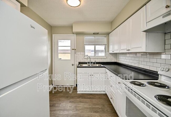 Building Photo - 593 Baldwin Rd