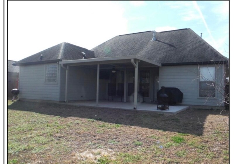 Building Photo - 18317 Three Bars Dr
