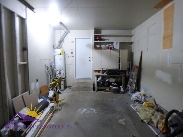 Building Photo - 4000-4002 Earnscliff Ave