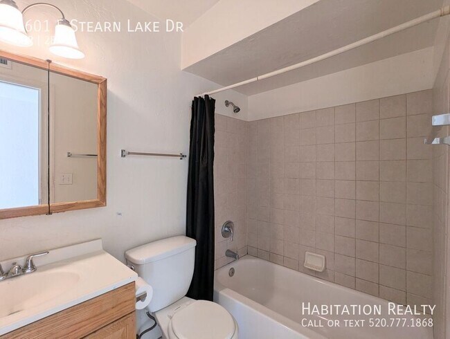 Building Photo - 8601 E Stearn Lake Dr