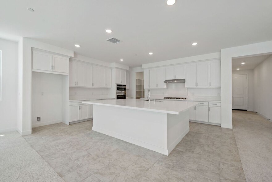 Building Photo - 18191 Crow Cir
