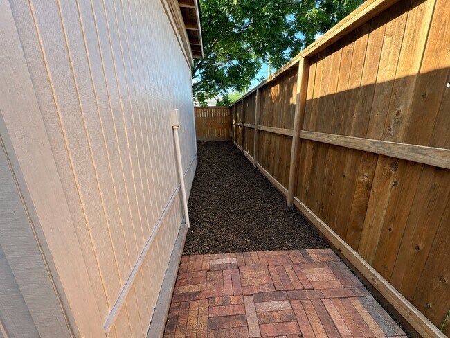 Building Photo - 12311 Granite Woods Ct