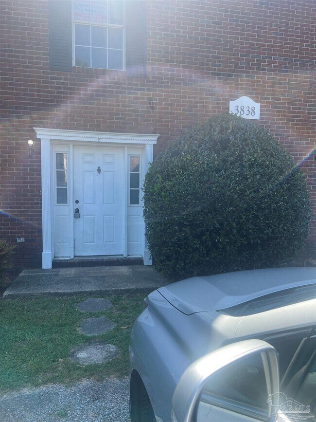 Primary Photo - 3838 Belle Meade Ct