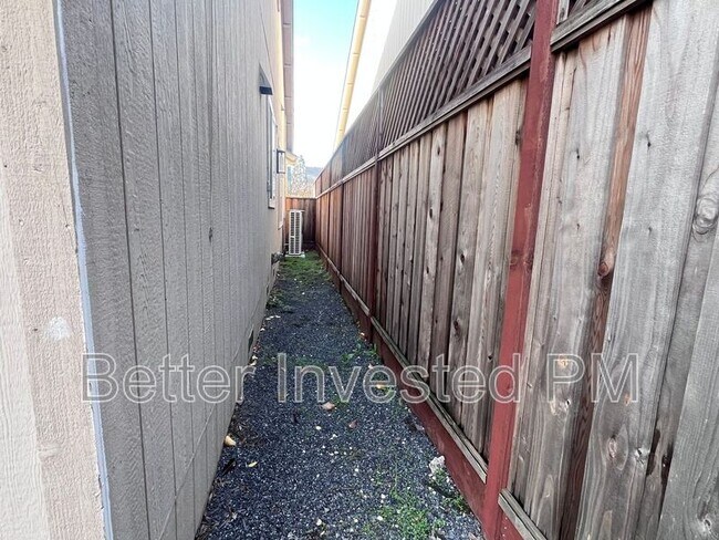 Building Photo - 2423 Guerneville Rd