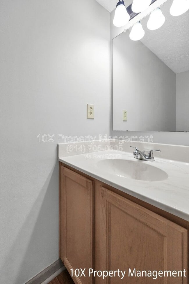 Building Photo - 7224 Candlestone Dr