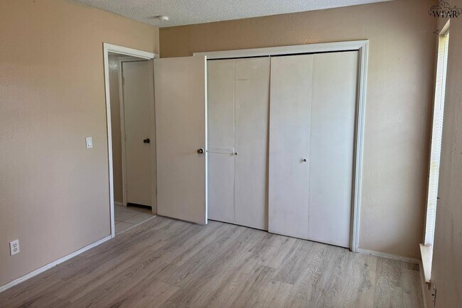 Building Photo - 1901 Wenonah Ave