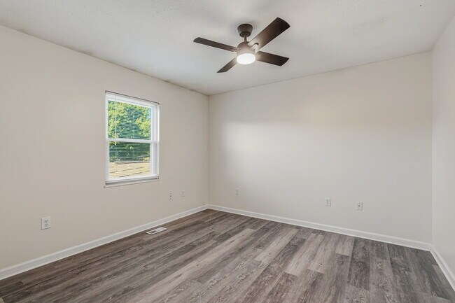 Building Photo - 5205 Cub Cir