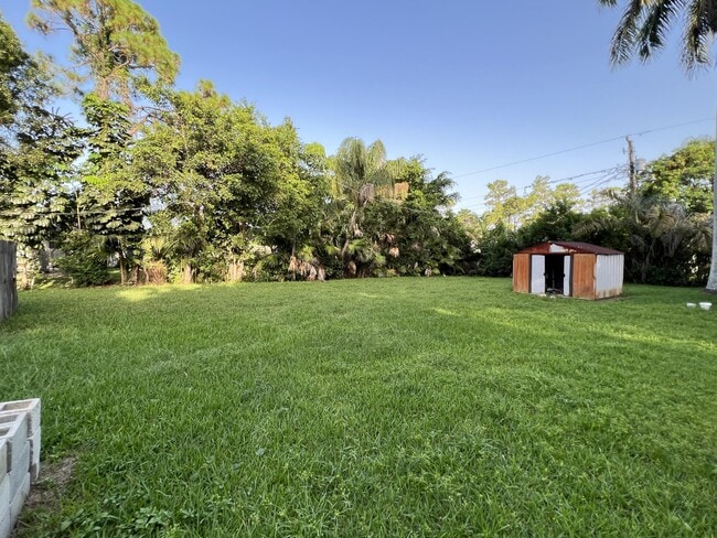 Building Photo - 4696 Collier Rd
