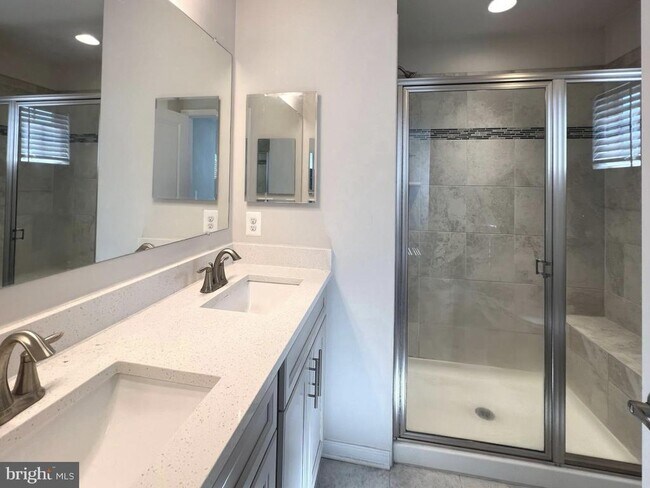 Building Photo - 7801 Rosella Ln